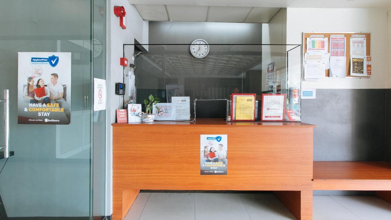 RedDoorz Plus @ Kamuning Quezon City Exterior foto