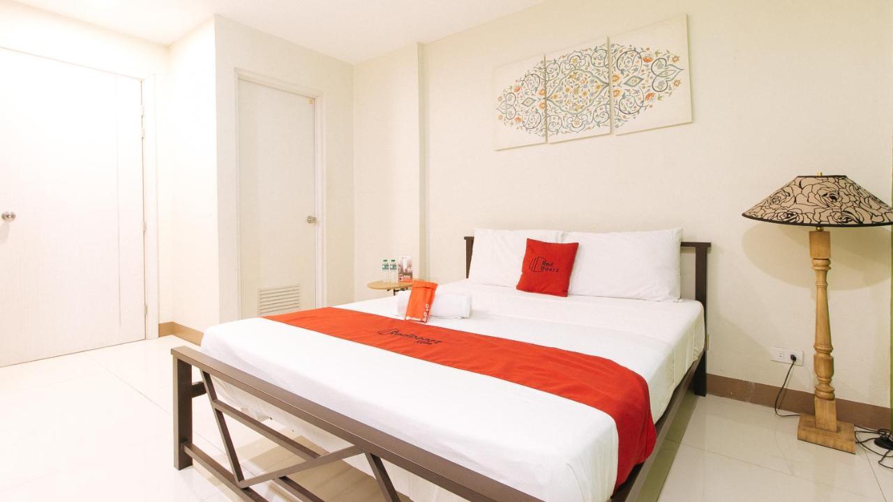 RedDoorz Plus @ Kamuning Quezon City Exterior foto