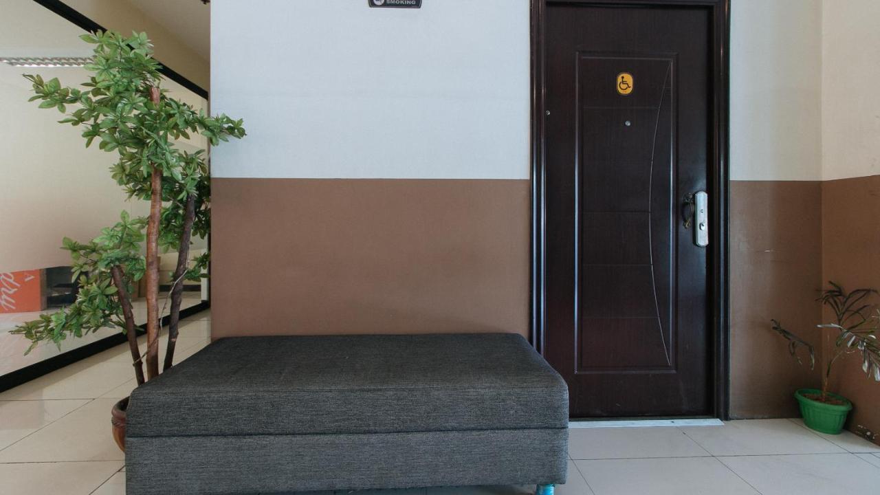 RedDoorz Plus @ Kamuning Quezon City Exterior foto