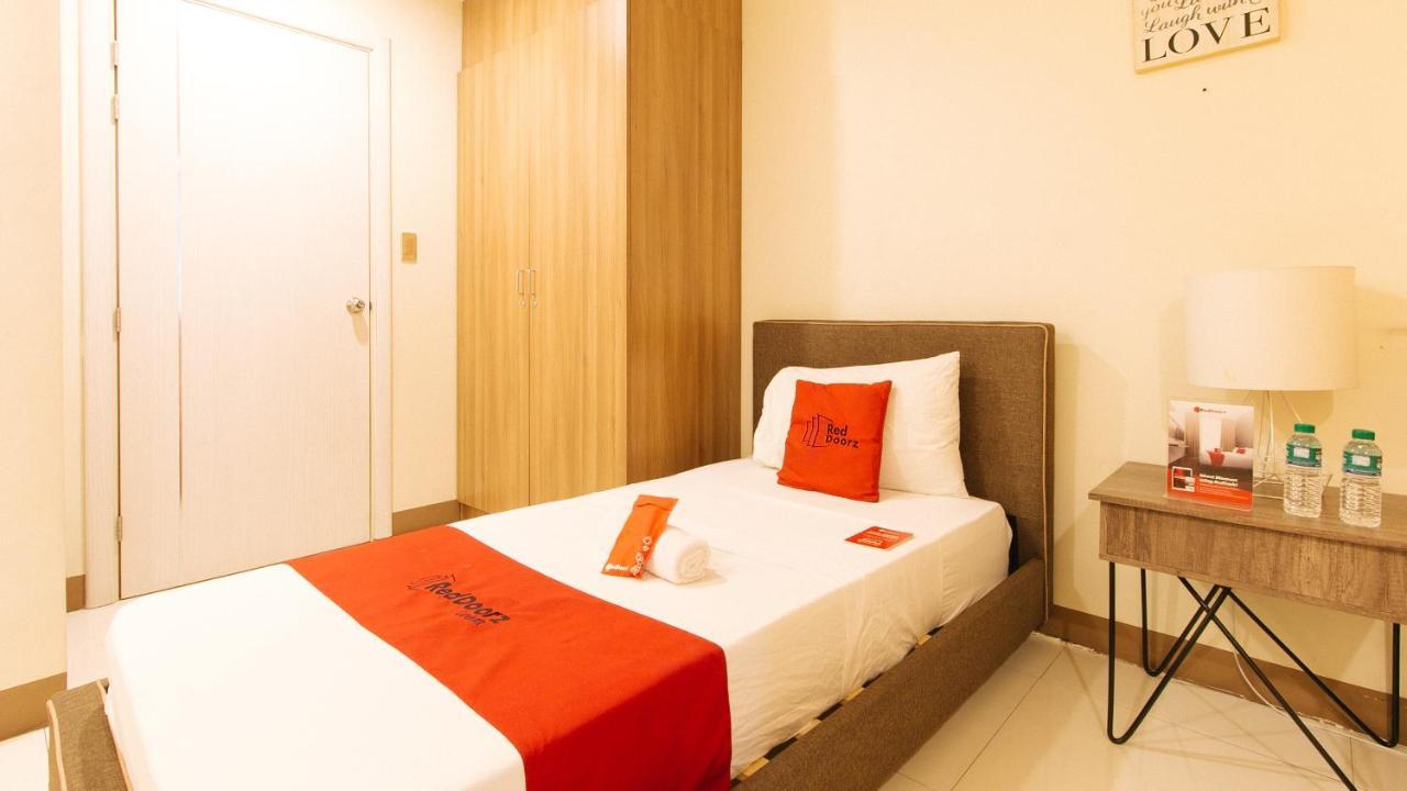 RedDoorz Plus @ Kamuning Quezon City Exterior foto