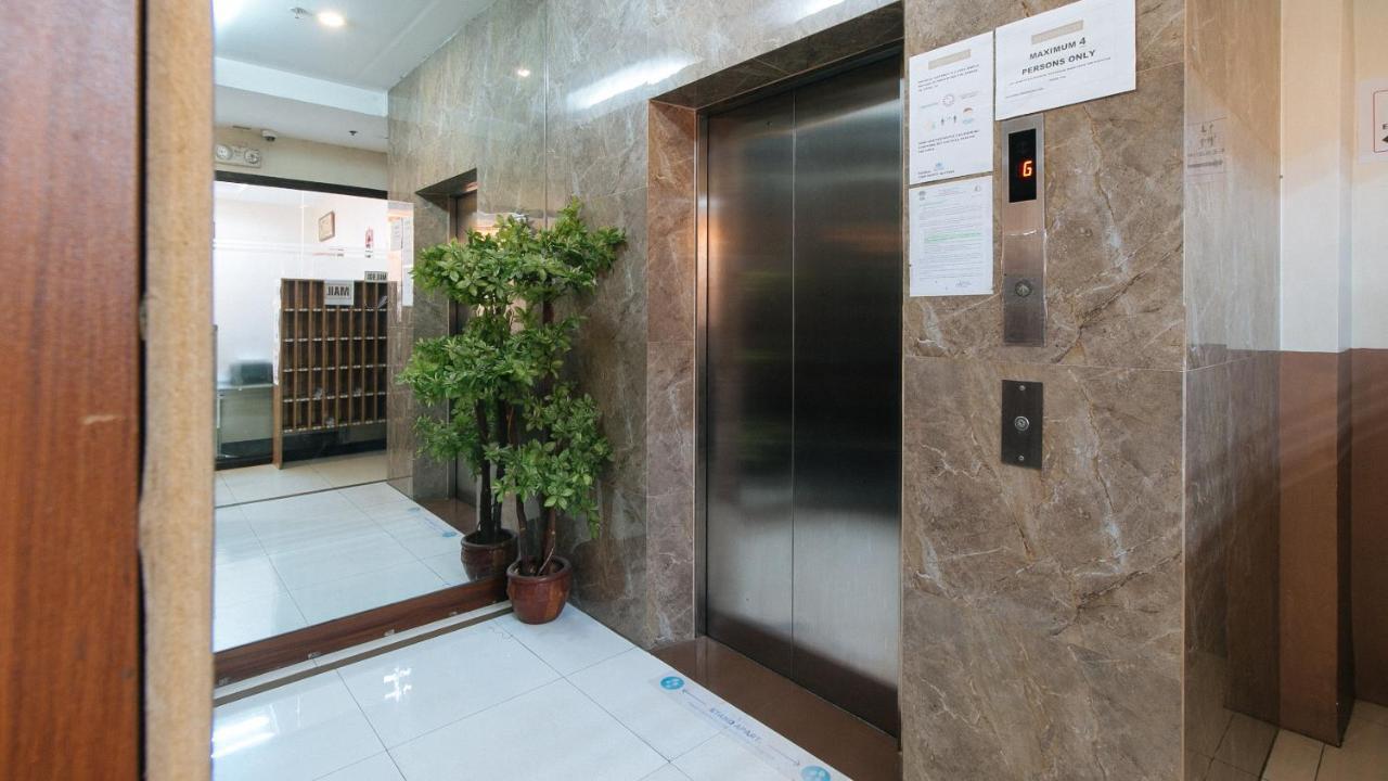 RedDoorz Plus @ Kamuning Quezon City Exterior foto