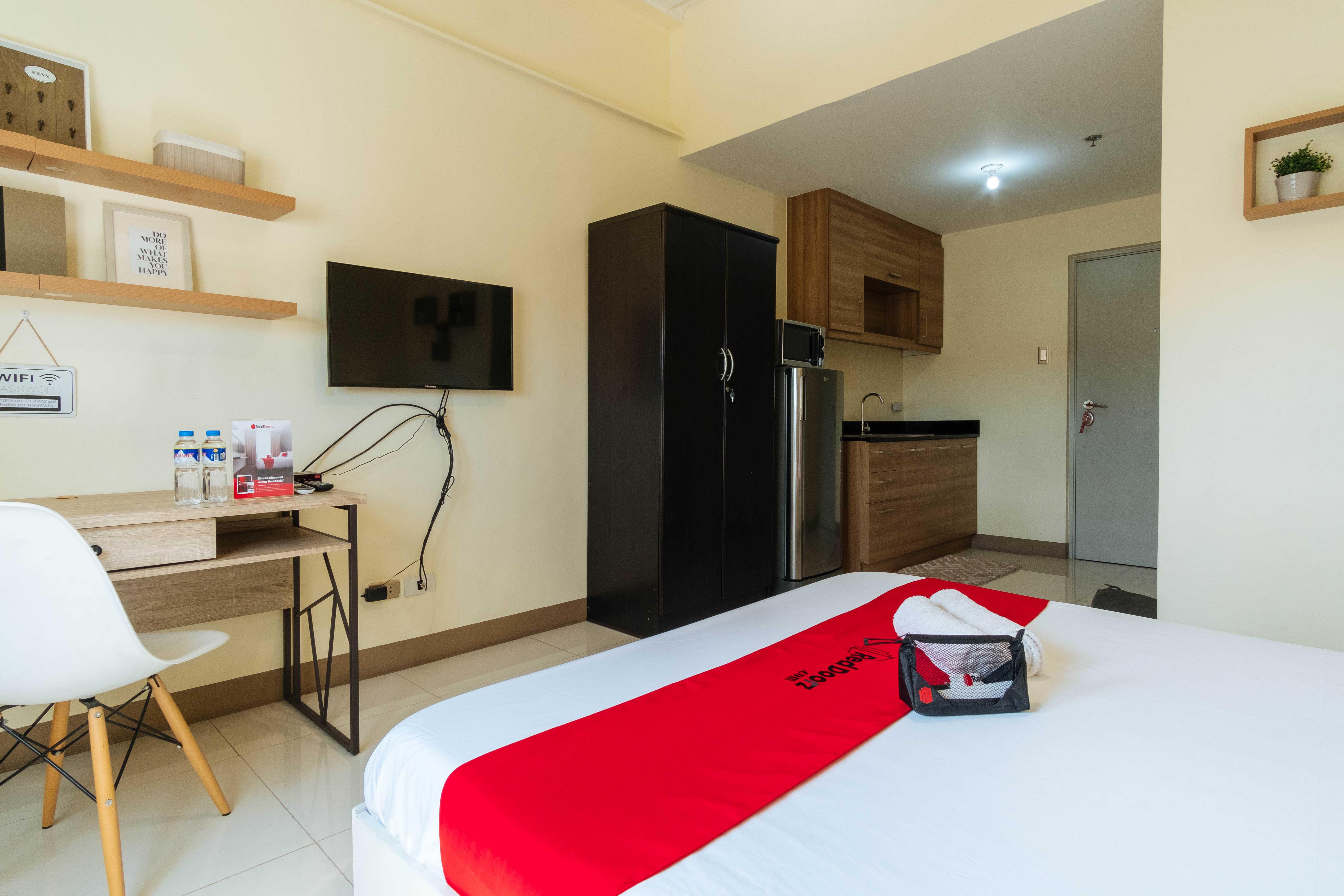 RedDoorz Plus @ Kamuning Quezon City Exterior foto